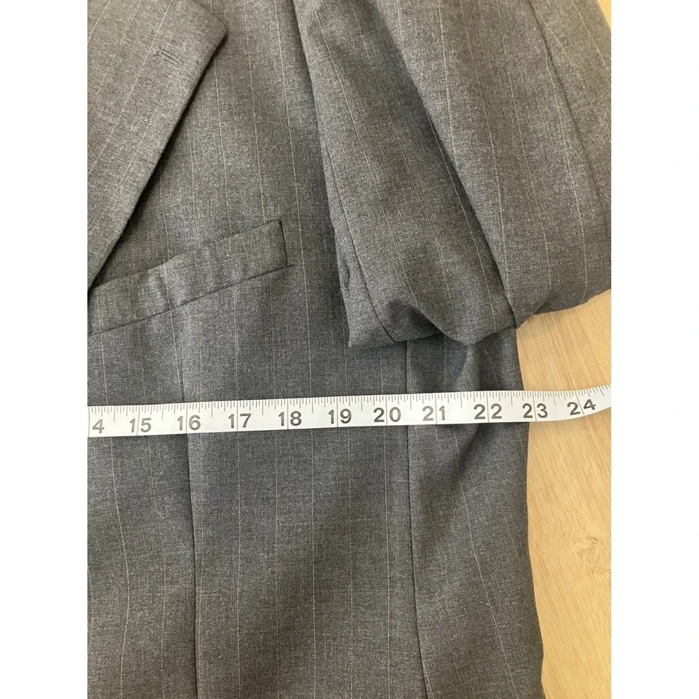 CHAPS Ralph Lauren Mens Charcoal Pinstripe‎ Wool Blazer Jacket 2 Button
